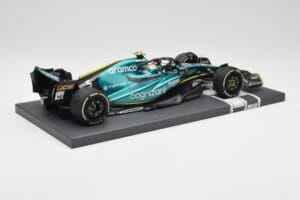 Aston Martin AMR22 Aramco #5 S. Vettel Abu Dhabi GP 2022 Last Race Collector's Edition Minichamps 1:18 117222205 Gyanta – 3. kép a 7-ből