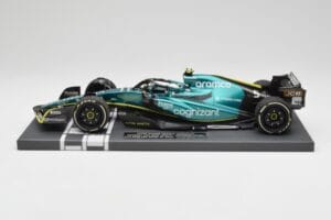 Aston Martin AMR22 Aramco #5 S. Vettel Abu Dhabi GP 2022 Last Race Collector's Edition Minichamps 1:18 117222205 Gyanta