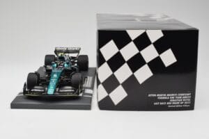 Aston Martin AMR22 Aramco #5 S. Vettel Abu Dhabi GP 2022 Last Race Collector's Edition Minichamps 1:18 117222205 Gyanta – 6. kép a 7-ből