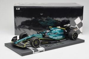 Aston Martin AMR22 Aramco #5 S. Vettel Abu Dhabi GP 2022 Last Race Collector's Edition Minichamps 1:18 117222205 Gyanta – 7. kép a 7-ből