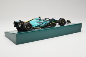 Aston Martin AMR22 #5 S. Vettel Last Race Abu Dhabi GP 2022 Minichamps 1:18 147222205 Gyanta – 3. kép a 7-ből