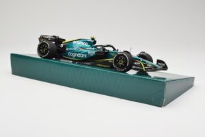 Aston Martin AMR22 #5 S. Vettel Last Race Abu Dhabi GP 2022 Minichamps 1:18 147222205 Gyanta – 4. kép a 7-ből