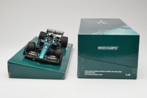 Aston Martin AMR22 #5 S. Vettel Last Race Abu Dhabi GP 2022 Minichamps 1:18 147222205 Gyanta – 6. kép a 7-ből