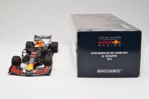 Aston Martin Red Bull Racing RB15 #33 M. Verstappen F1 2019 Minichamps 1:18 110190033 Fém – 6. kép a 7-ből
