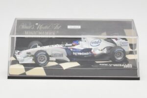 BMW Sauber F1.06 #11 J. Villeneuve F1 2006 Minichamps 1:43 400060017 Fém – 5. kép a 5-ből