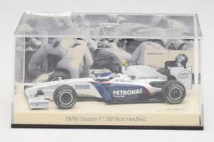 BMW Sauber F1.09 #6 N. Heidfeld F1 2009 v2 Minichamps 1:43 80422155795 Fém – 5. kép a 5-ből