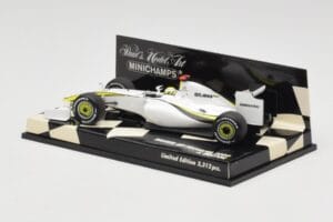 Brawn GP Mercedes BGP001 #22 J. Button Showcar 2009 Minichamps 1:43 400090092 Fém – 3. kép a 5-ből