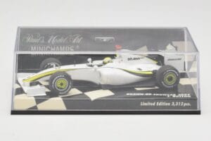 Brawn GP Mercedes BGP001 #22 J. Button Showcar 2009 Minichamps 1:43 400090092 Fém – 5. kép a 5-ből