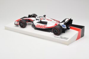 Haas VF-22 #20 K. Magnussen Pole Position Brazil GP 2022 Minichamps 1:18 147222120 Fém – 5. kép a 7-ből