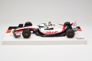 Haas VF-22 #47 M. Schumacher Bahrain GP 2022 Minichamps 1:18 147220147 Fém