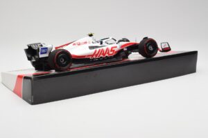 Haas VF-22 #47 M. Schumacher British GP Points 2022 Minichamps 1:18 147221047 Fém – 3. kép a 6-ből