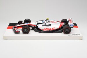 Haas VF-22 #47 M. Schumacher British GP Points 2022 Minichamps 1:18 147221047 Fém