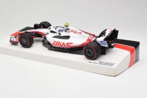 Haas VF-22 #47 M. Schumacher British GP Points 2022 Minichamps 1:18 147221047 Fém – 5. kép a 6-ből