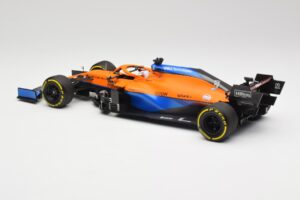 McLaren MCL35M #3 D. Ricciardo Bahrain GP 2021 Minichamps 1:18 530211803 Fém – 5. kép a 7-ből