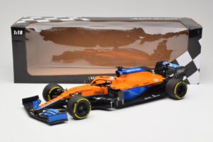 McLaren MCL35M #3 D. Ricciardo Bahrain GP 2021 Minichamps 1:18 530211803 Fém – 7. kép a 7-ből