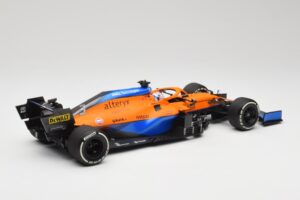 McLaren MCL35M #3 D. Ricciardo Italian GP Winner 2021 Minichamps 1:18 530213303 Gyanta – 2. kép a 7-ből
