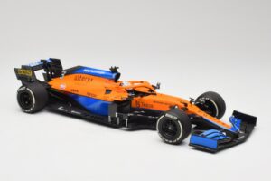 McLaren MCL35M #3 D. Ricciardo Italian GP Winner 2021 Minichamps 1:18 530213303 Gyanta – 4. kép a 7-ből