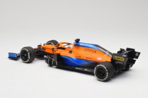 McLaren MCL35M #3 D. Ricciardo Italian GP Winner 2021 Minichamps 1:18 530213303 Gyanta – 5. kép a 7-ből