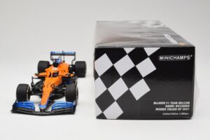 McLaren MCL35M #3 D. Ricciardo Italian GP Winner 2021 Minichamps 1:18 530213303 Gyanta – 6. kép a 7-ből