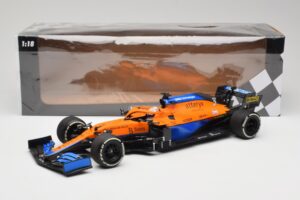 McLaren MCL35M #3 D. Ricciardo Italian GP Winner 2021 Minichamps 1:18 530213303 Gyanta – 7. kép a 7-ből
