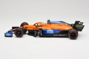 McLaren MCL35M #4 L. Norris Pole Position Russian GP 2021 Minichamps 1:18 530213404 Fém – 3. kép a 7-ből