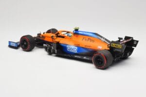 McLaren MCL35M #4 L. Norris Pole Position Russian GP 2021 Minichamps 1:18 530213404 Fém – 5. kép a 7-ből