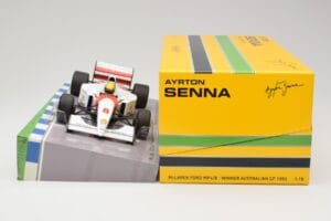 McLaren Ford MP4/8 #8 A. Senna Winner Australian GP 1993 Minichamps 1:18 543933838 Fém – 6. kép a 7-ből