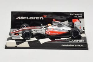 McLaren Mercedes MP4-24 #1 L. Hamilton Showcar 2009 Minichamps 1:43 530094371 Fém