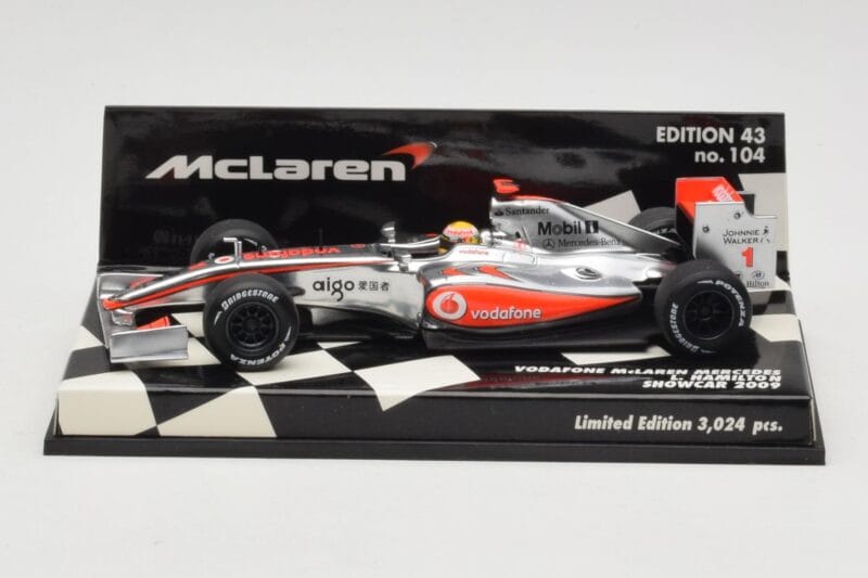 McLaren Mercedes MP4-24 #1 L. Hamilton Showcar 2009 Minichamps 1:43 530094371 Fém