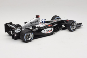 McLaren MP4/19 Mercedes D. Coulthard F1 2004 Minichamps 1:18 530041805 Fém – 2. kép a 7-ből