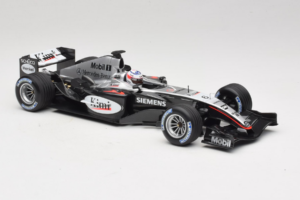 McLaren MP4/19 Mercedes K. Raikkonen F1 2004 Minichamps 1:18 530041806 Fém – 4. kép a 7-ből