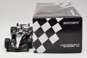 McLaren MP4/19 Mercedes K. Raikkonen F1 2004 Minichamps 1:18 530041806 Fém – 6. kép a 7-ből