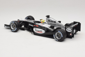 McLaren MP4/19 Mercedes L. Hamilton Autosport Young Driver Test Silverstone 2004 Minichamps 1:18 530044418 Fém – 5. kép a 7-ből