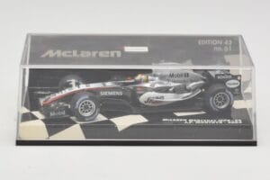 McLaren Mercedes MP4-20 #10 J-P. Montoya Race Car 2005 Minichamps 1:43 530054310 Fém – 5. kép a 5-ből