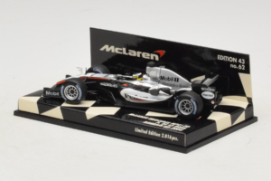 McLaren MP4-20 Mercedes P. de la Rosa F1 2005 Minichamps 1:43 530054315 Fém – 3. kép a 5-ből