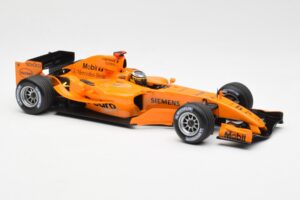McLaren MP4-20 Mercedes P. de la Rosa Interim Test Car 2006 Minichamps 1:18 530061894 Fém – 4. kép a 6-ből