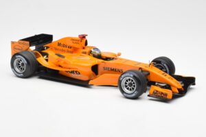 McLaren Mercedes MP4-20 P. de la Rosa F1 Test Car 2005 Minichamps 1:18 B66962343 Fém – 4. kép a 6-ből