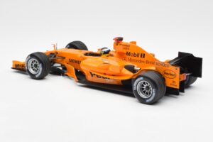 McLaren Mercedes MP4-20 P. de la Rosa F1 Test Car 2005 Minichamps 1:18 B66962343 Fém – 5. kép a 6-ből