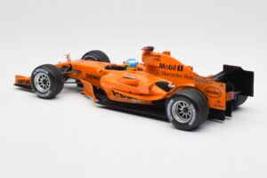 McLaren Mercedes MP4-20 P. de la Rosa F1 Test Car 2006 Minichamps 1:18 PEDRO001 Fém – 5. kép a 6-ből