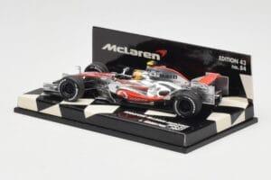 McLaren Mercedes MP4-22 #2 L. Hamilton Race Car 2007 Minichamps 1:43 530074302 Fém – 3. kép a 5-ből