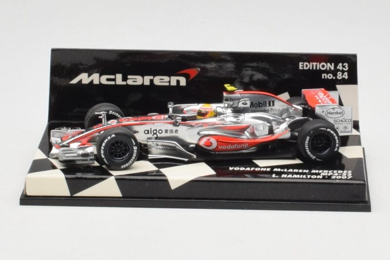 McLaren Mercedes MP4-22 #2 L. Hamilton Race Car 2007 Minichamps 1:43 530074302 Fém
