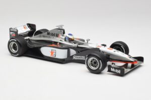 McLaren MP4/13 #8 M. Hakkinen F1 World Champion 1998 Minichamps 1:18 18690008 Fém – 4. kép a 7-ből