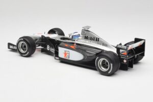 McLaren MP4/13 #8 M. Hakkinen F1 World Champion 1998 Minichamps 1:18 18690008 Fém – 5. kép a 7-ből