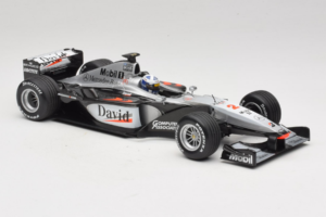 McLaren MP4-15 #2 D. Coulthard F1 2000 Minichamps 1:18 B66962118 Fém – 4. kép a 6-ből