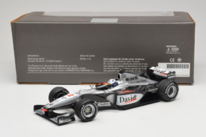 McLaren MP4-15 #2 D. Coulthard F1 2000 Minichamps 1:18 B66962118 Fém – 6. kép a 6-ből
