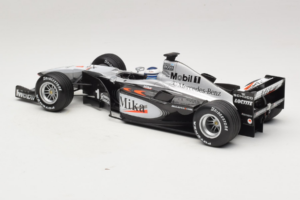 McLaren MP4-15 #1 M. Hakkinen F1 2000 Minichamps 1:18 B66962117 Fém – 5. kép a 6-ből