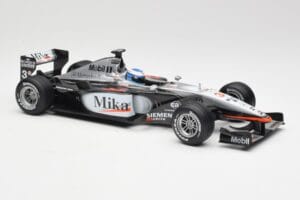 McLaren MP4-16 #4 M. Häkkinen F1 2001 Hot Wheels 1:18 50198 Fém – 4. kép a 6-ből