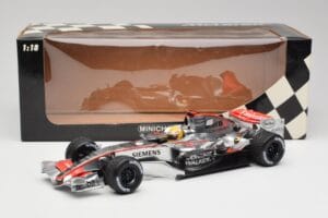 McLaren MP4-21 L. Hamilton Silverstone Test 2006 Minichamps 1:18 530061884 Fém – 6. kép a 6-ből
