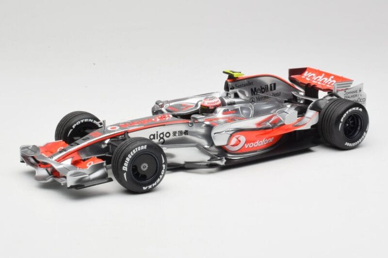 McLaren MP4-22 #2 L. Hamilton Canadian GP Winner 2007 Minichamps 1:18 530071822 Fém