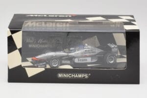 McLaren MP4/98T 2-Seater M. Hakkinen / E. Hakkinen F1 2000 Minichamps 1:43 530984378 Fém – 4. kép a 4-ből